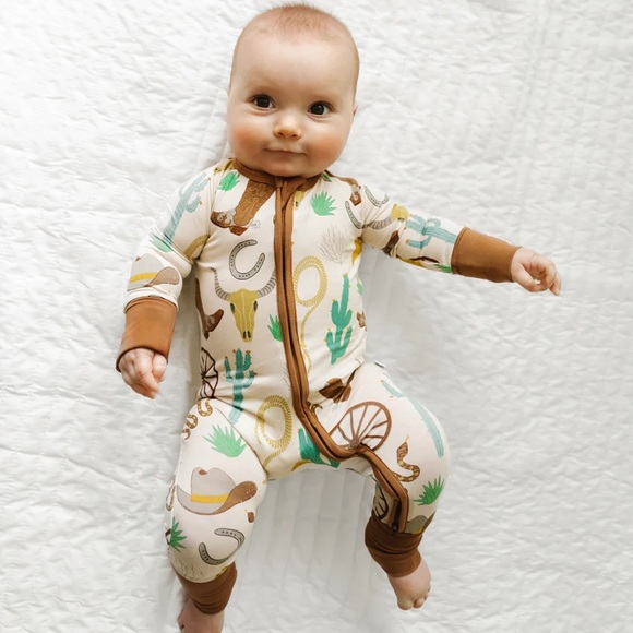 *SOLD* Little Sleepies BNWT NIB Ready to Rodeo Zippy in Caramel - 6-12 Months - Picture 4 of 6